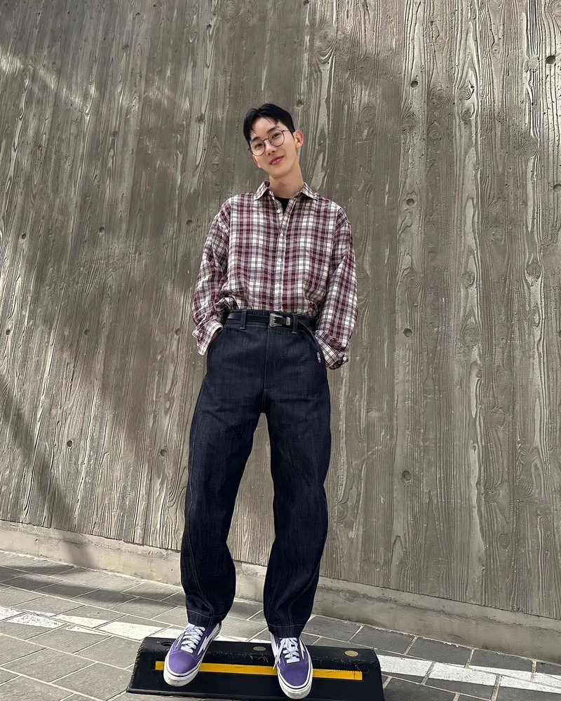 센스가 돋보이는 조권 캐주얼룩👀 이미지5