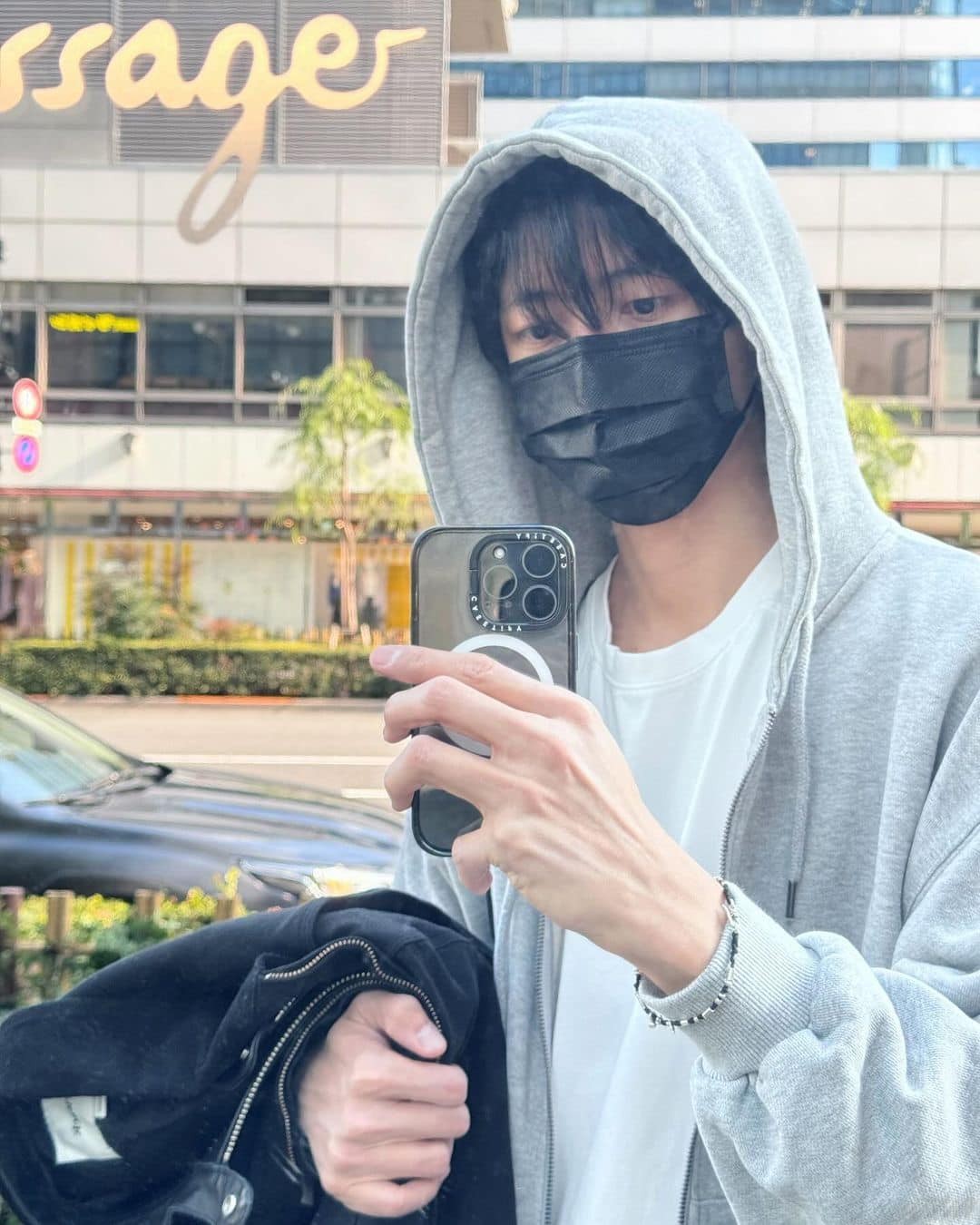 편한건 후드집업이지👍🏻⁠ 이미지