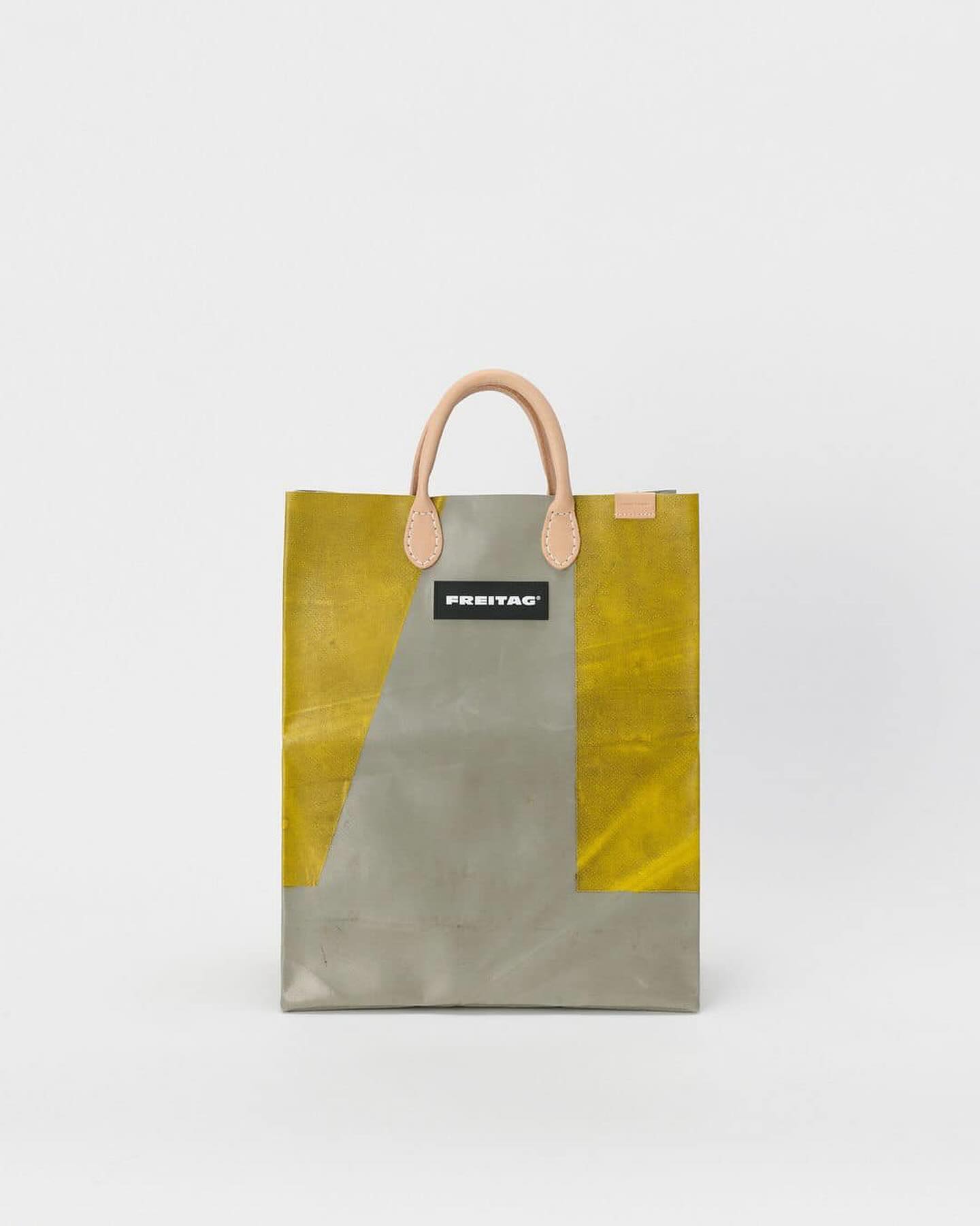 프라이탁에 가죽 더하기🧳🎪 이미지8