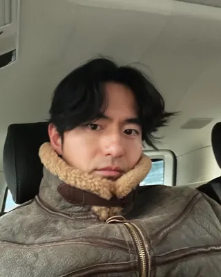 오늘은 무스탕으로 묵직하게🦬​ 이미지