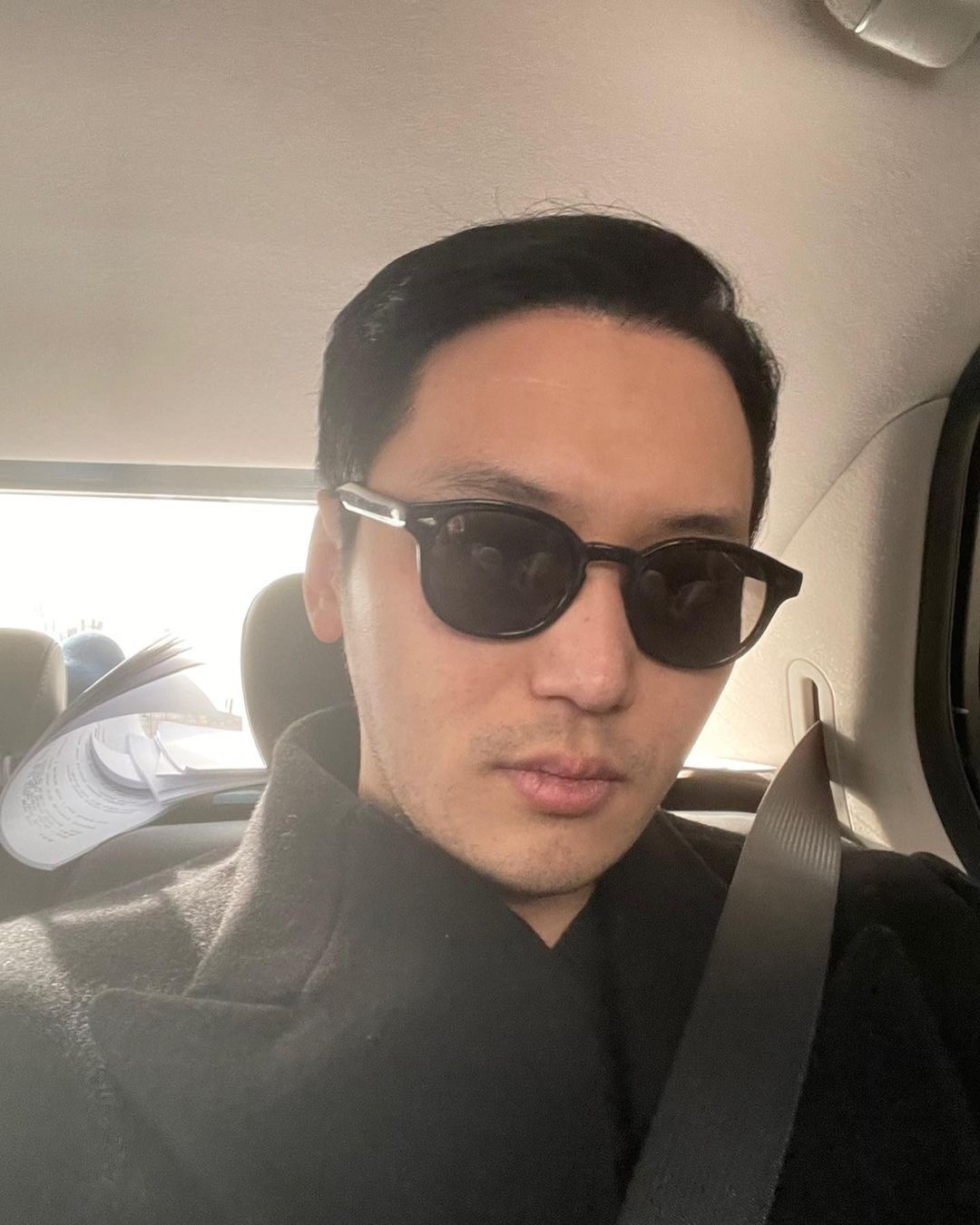 겨울에도 선글라스 써주자🕶️​ 이미지