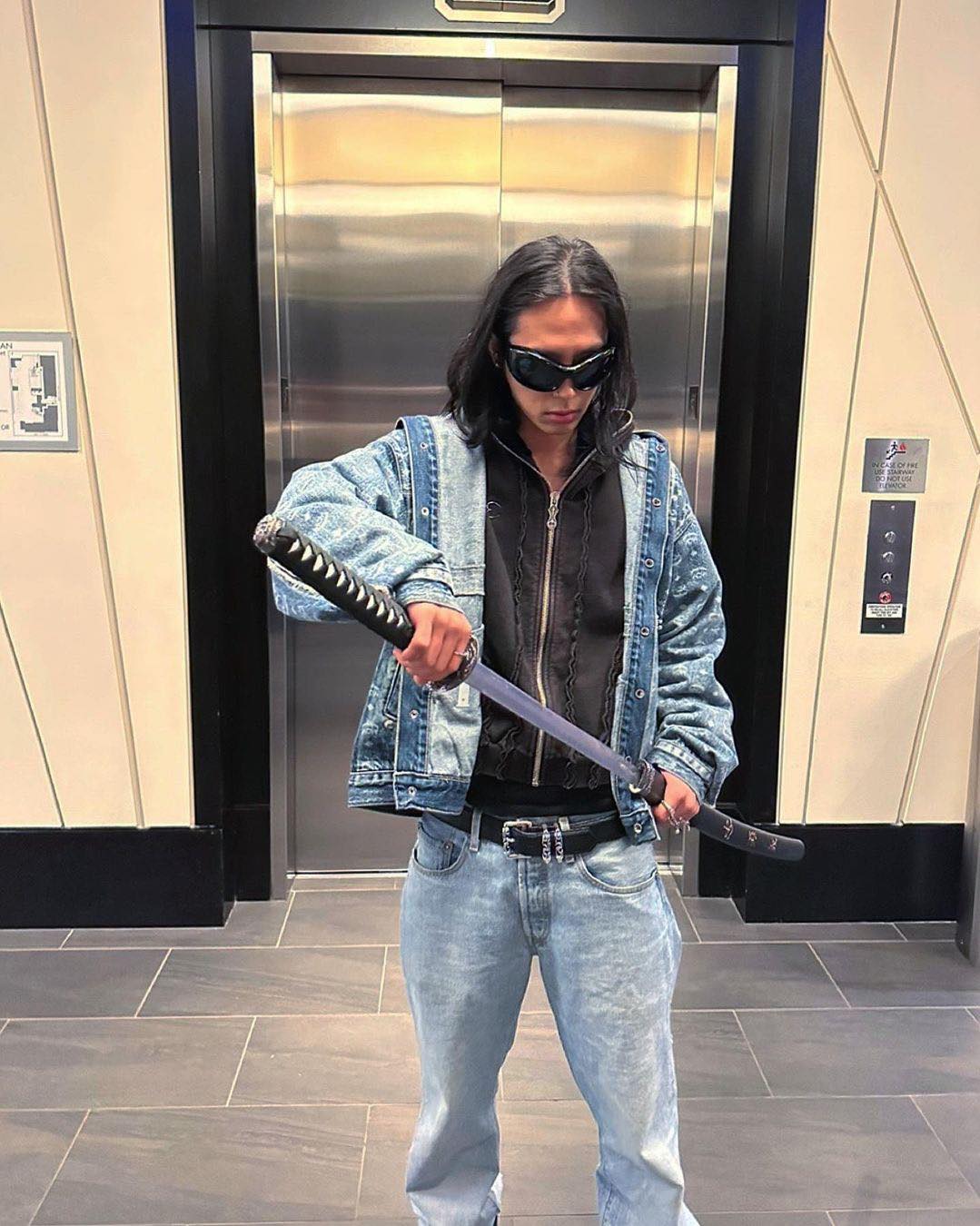 앨범 나온 민식이형🕶선글라스 모음 이미지7