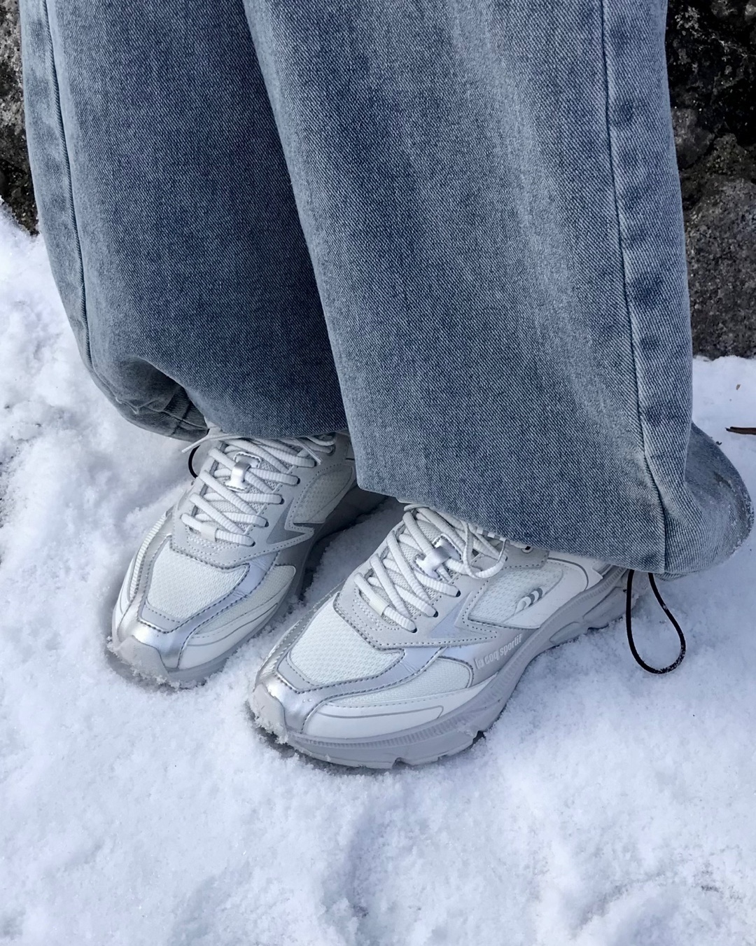 르꼬끄 스테디셀러🐓 카디엄하입👟​
트렌디한 쉐입 + 3M 웨빙으로 테크니컬 포인트🦶🔥 #광고​ 이미지8