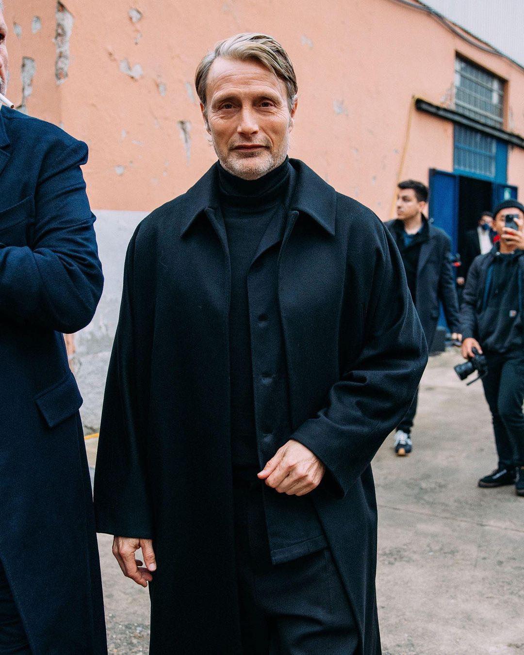 섹시중년 아이콘 매즈미켈슨👨🏻‍🦳 이미지