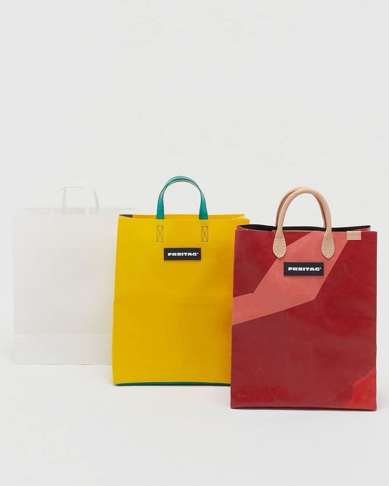 프라이탁에 가죽 더하기🧳🎪 이미지