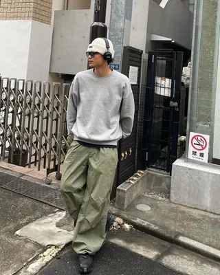 회색 무지 맨투맨 하나면 충분🐺 이미지