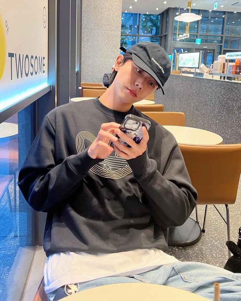 흰 티 레이어드 맛집 주우재🤳🐻‍❄️ 이미지1