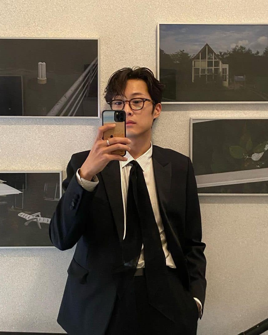 잘생겨보이는 법 : 검은 뿔테👓😁 이미지