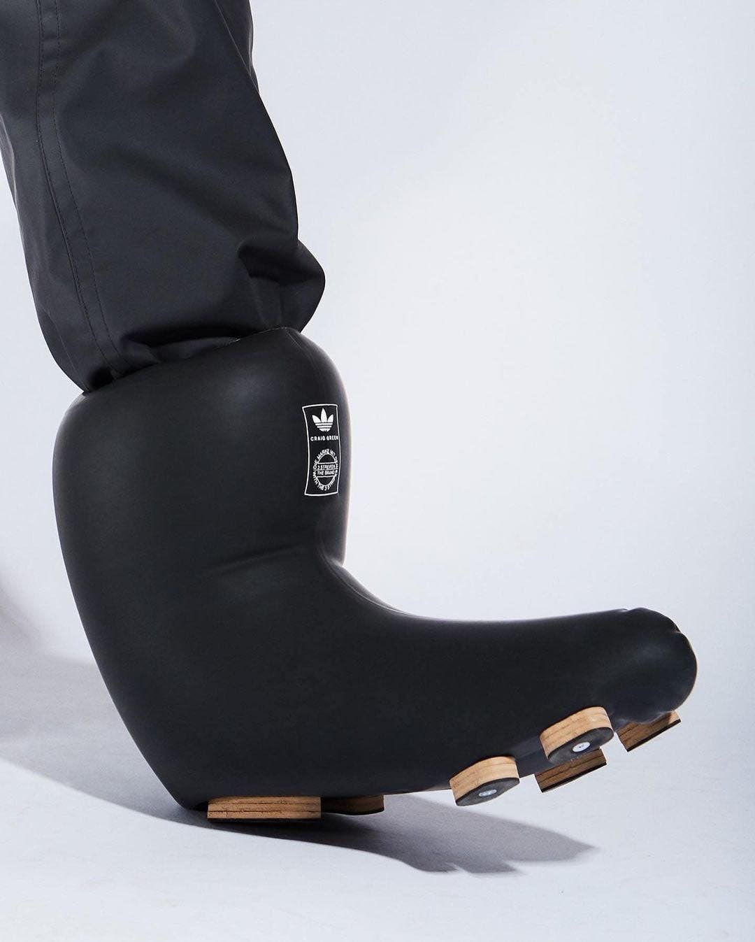 크레이그 그린의 아디다스 부츠🎈 이미지