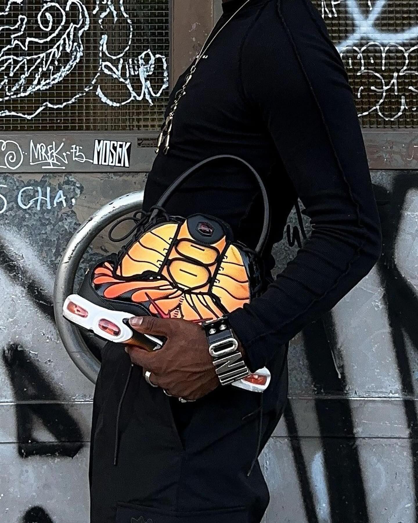 가방 커스텀으로 스니커 수명연장👜 이미지