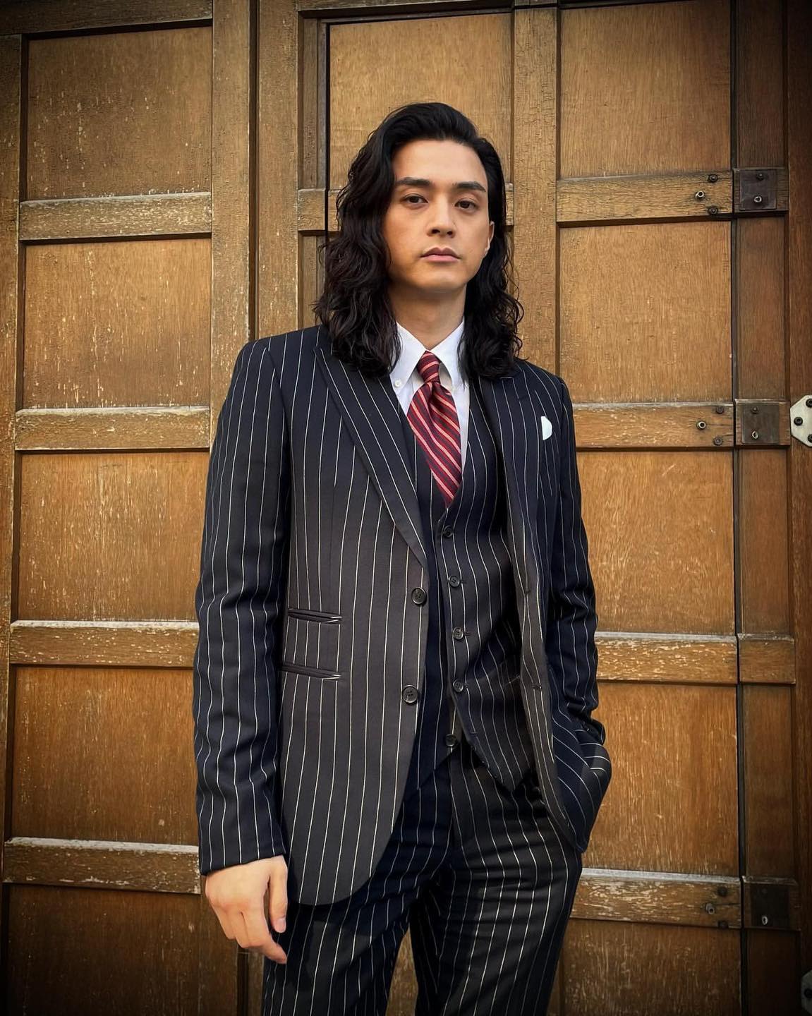 장발에 더해진 섹시한 수트핏👔 이미지5
