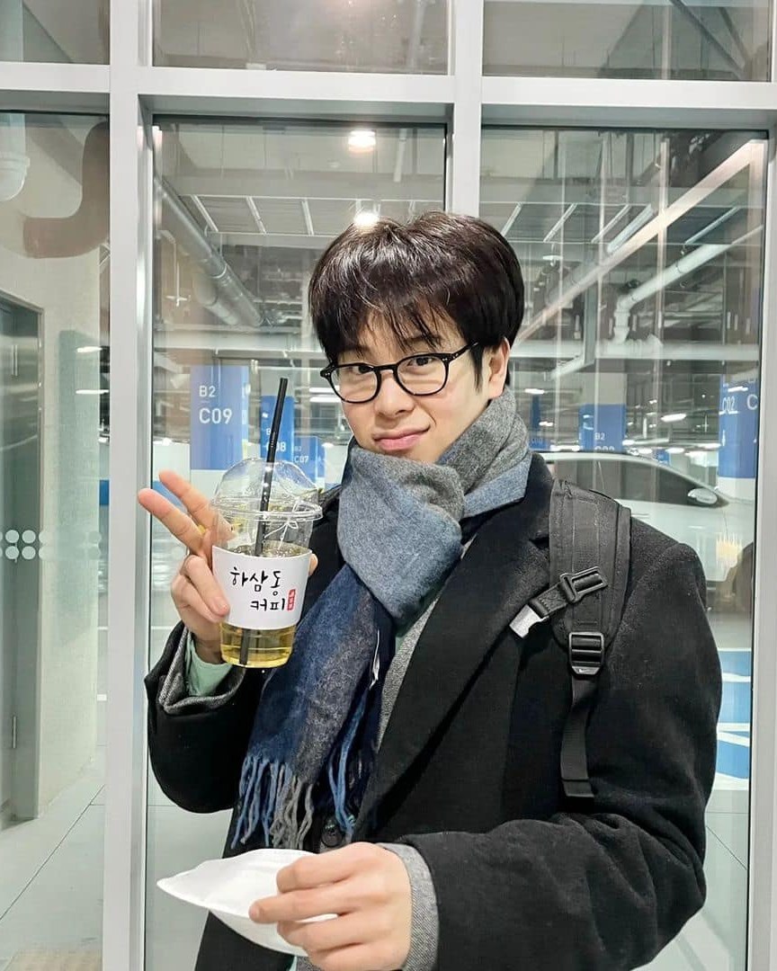 체크머플러로 여며주자🧣 이미지