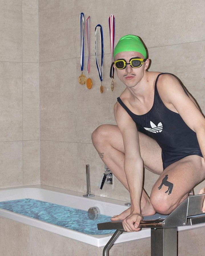 토미 캐시의 패션세계 들여다보기😵‍💫​ 이미지