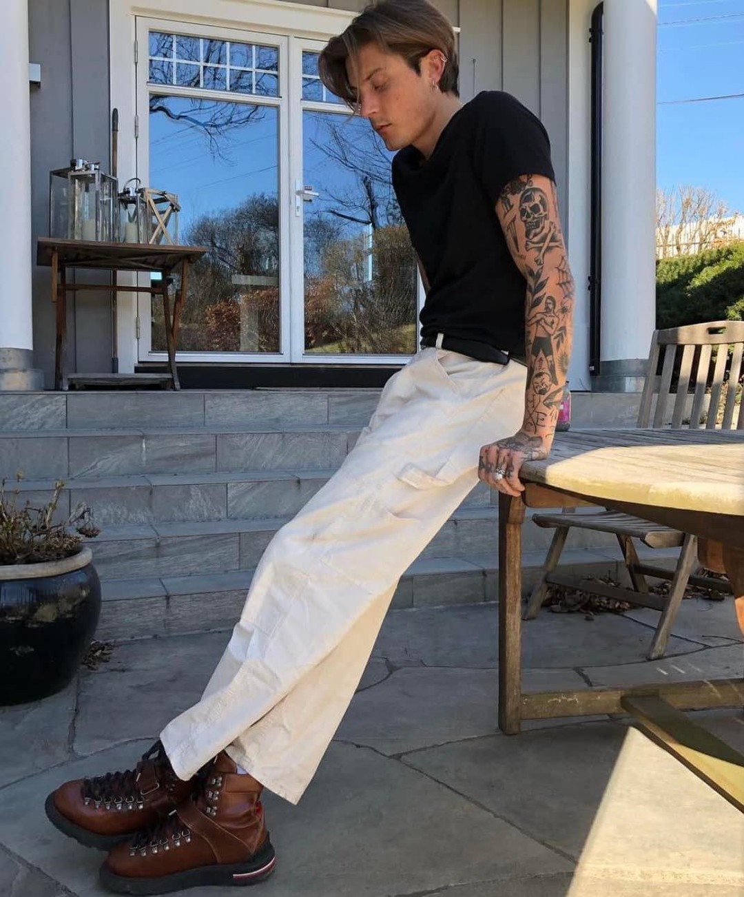 위는 어둡게, 아래는 밝게👥 이미지