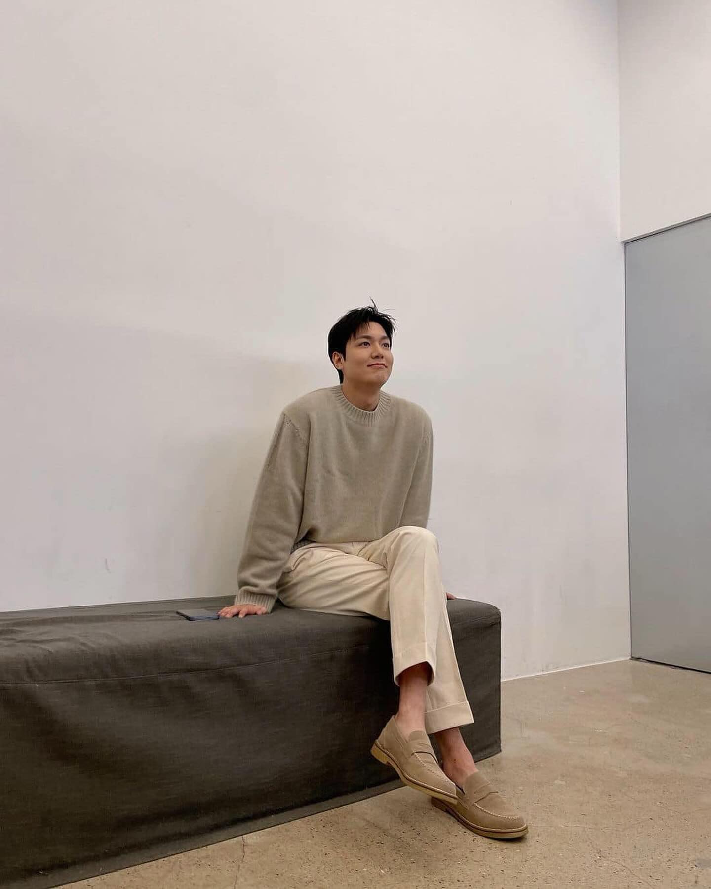 무채색 니트만의 담백함🧶⛄️ 이미지4