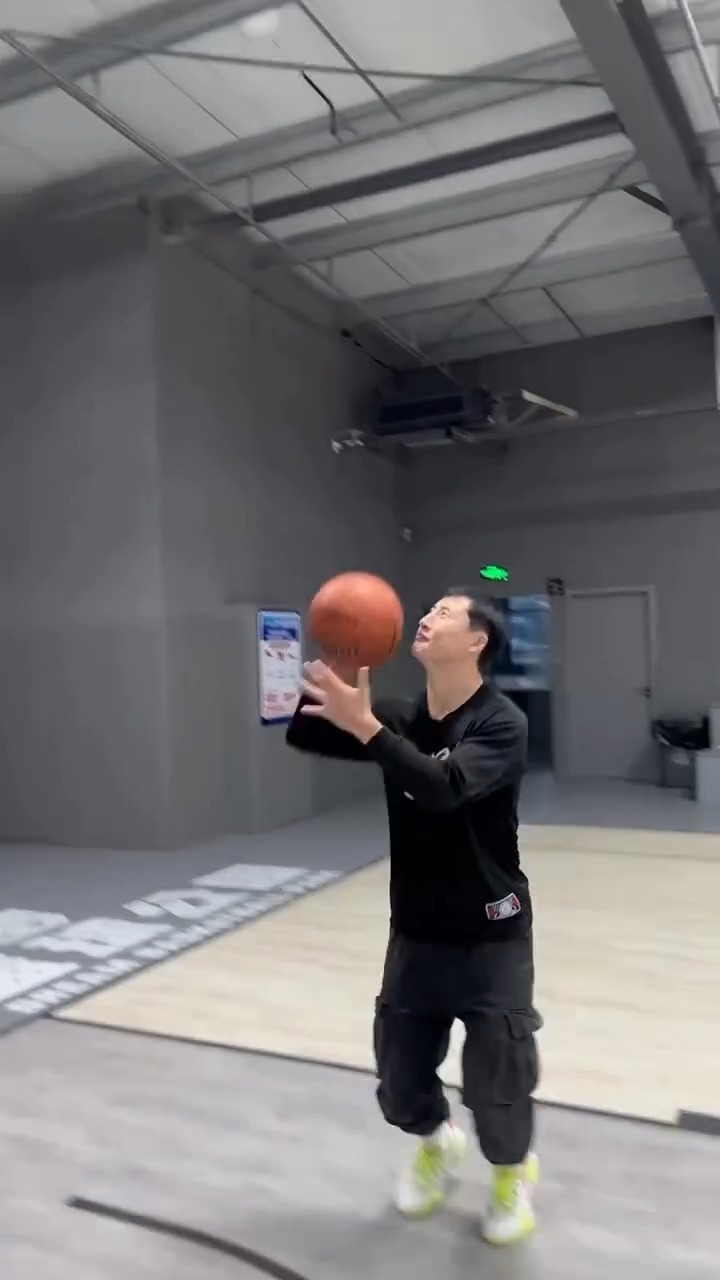 공중부양했으면 트래블은 아닌거지?🏀⛹️‍♂️ 이미지