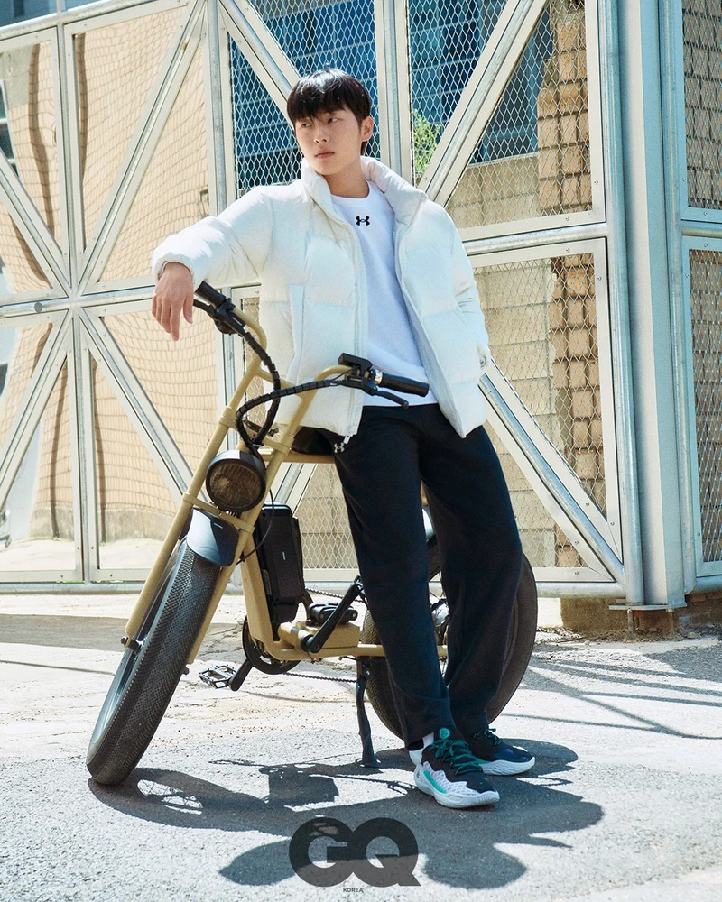 최현욱 스트릿 감성 패딩룩🏢😎 이미지1