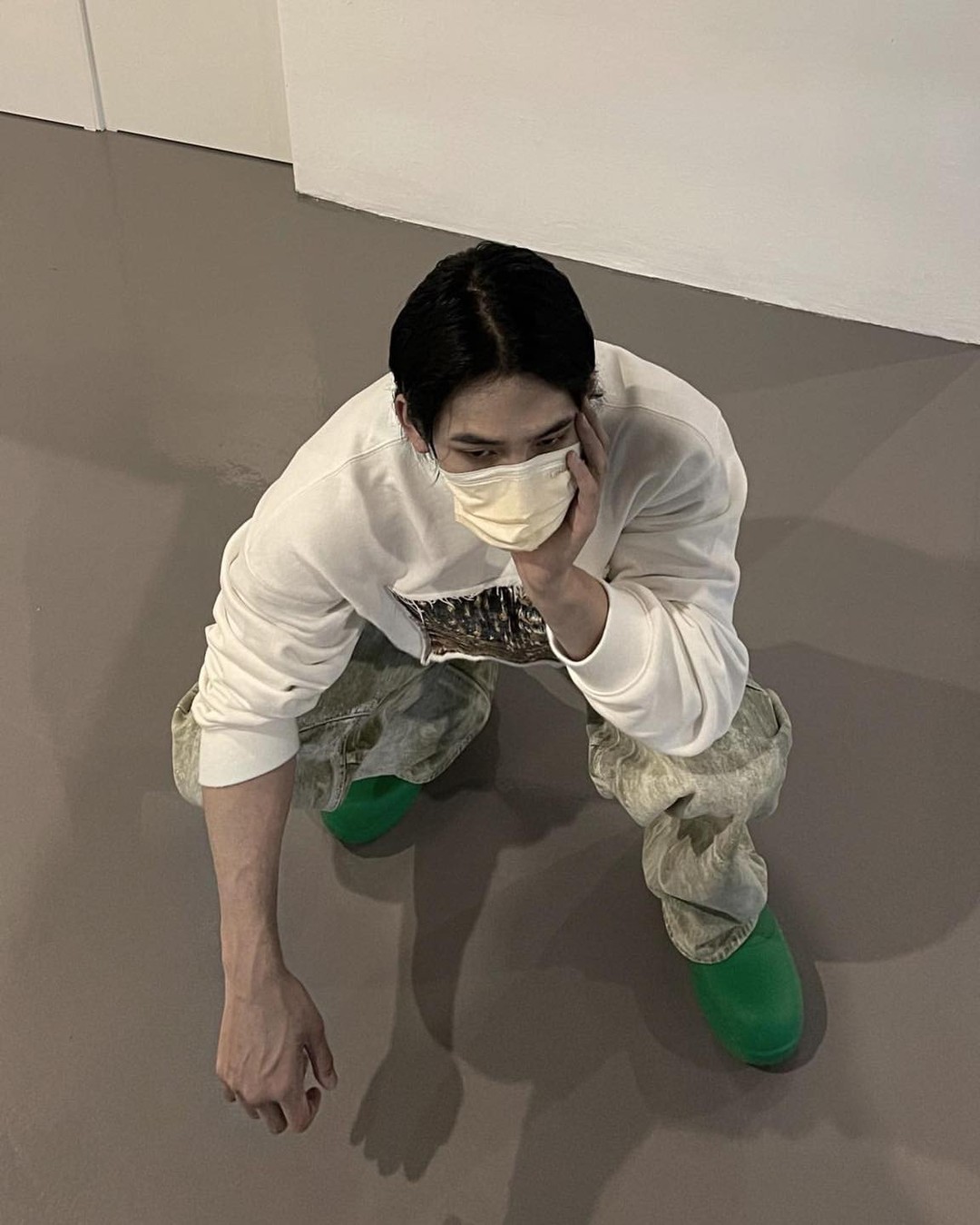 옷까지 잘입으면 반칙이지⛔️ 이미지2