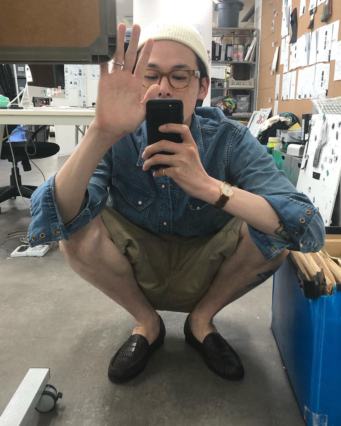 전천후로 활용 가능한 데님셔츠👔 이미지