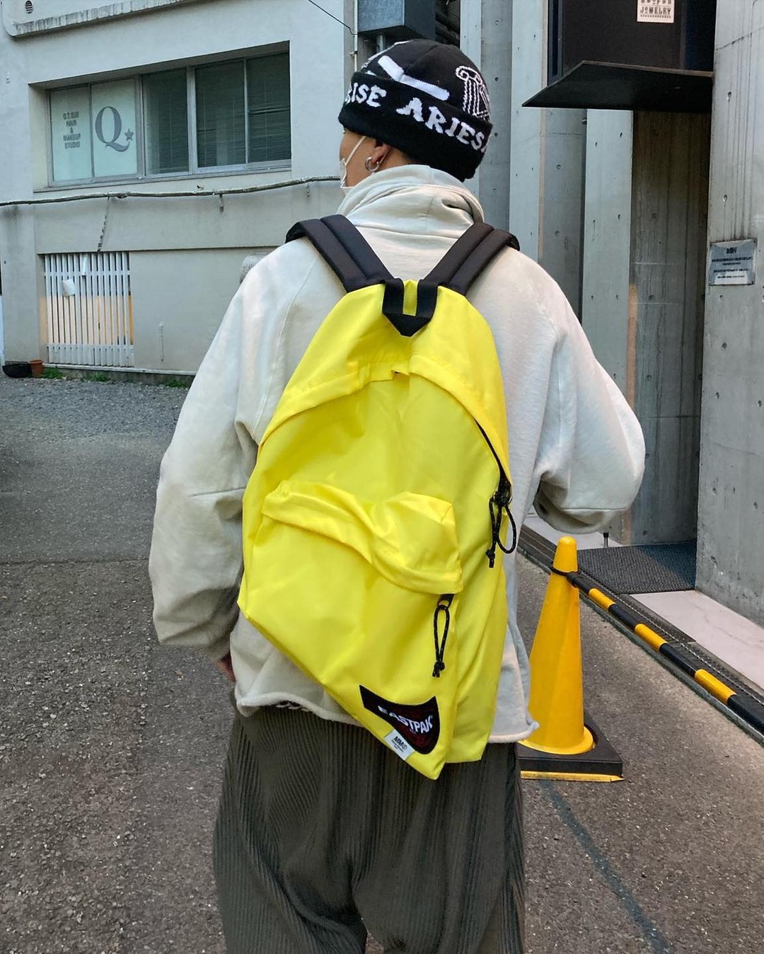 중력이 댕기는 이스트팩 협업🦨 이미지3