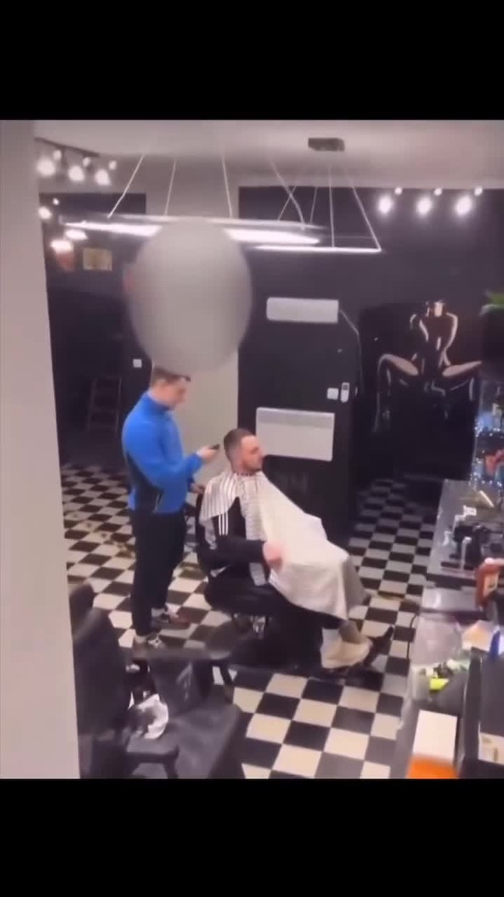분명히 이상한 걸 봤는데..💈💇 이미지