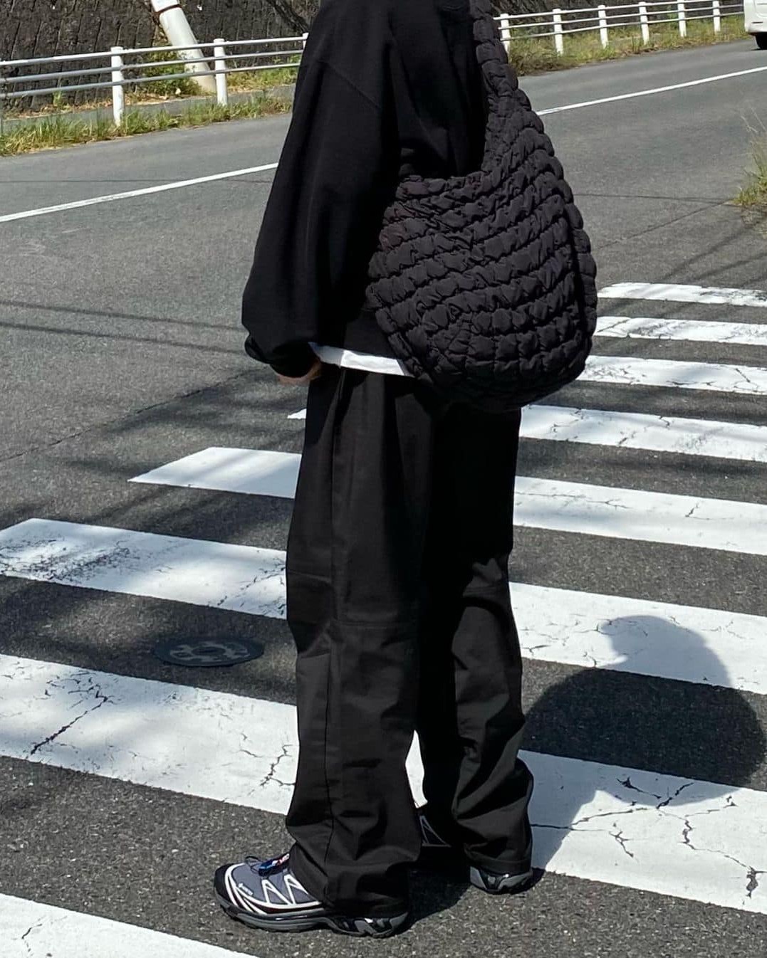 코스 퀼팅백은 블랙이지💣 이미지4