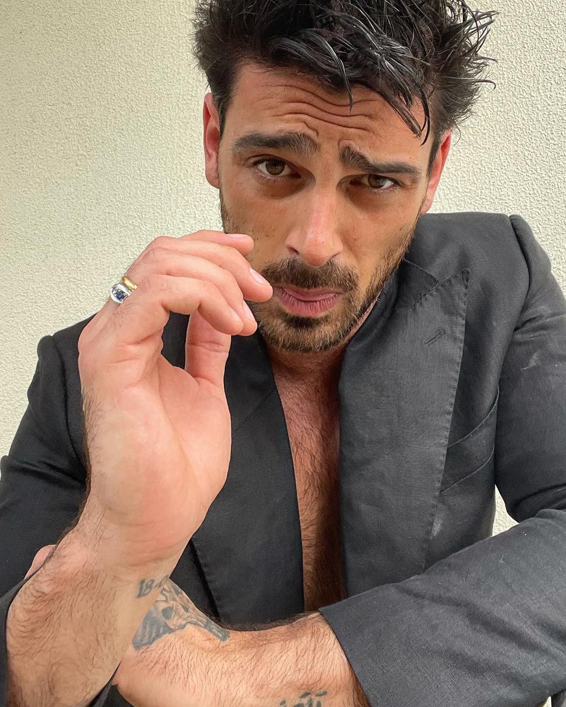 마초향 물씬 미켈레 모로네 데일리💥 이미지4