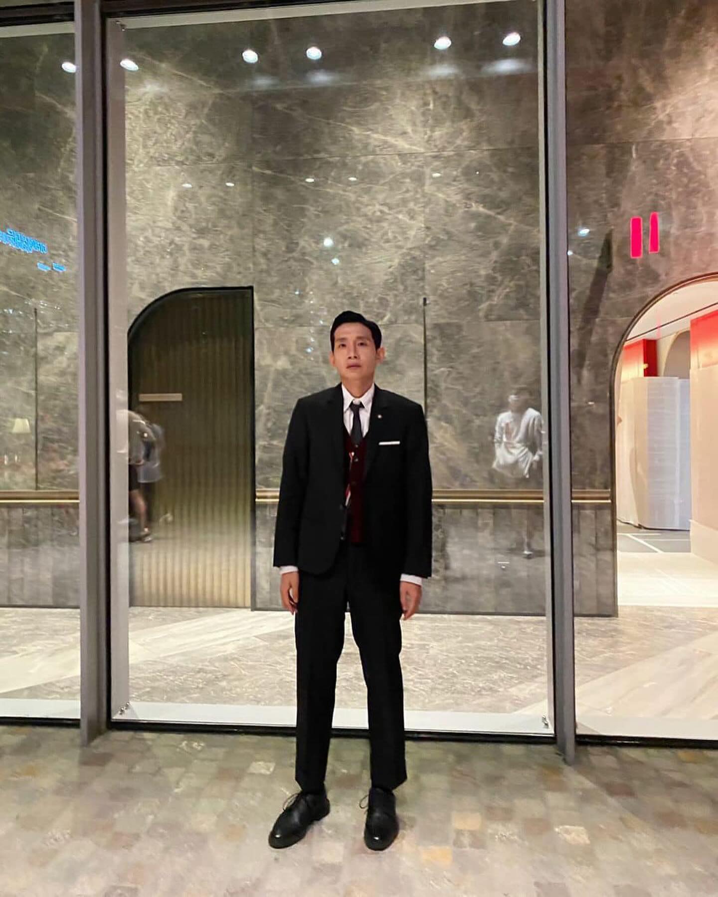 톰브 가디건은 셔츠와 함께👔 이미지6
