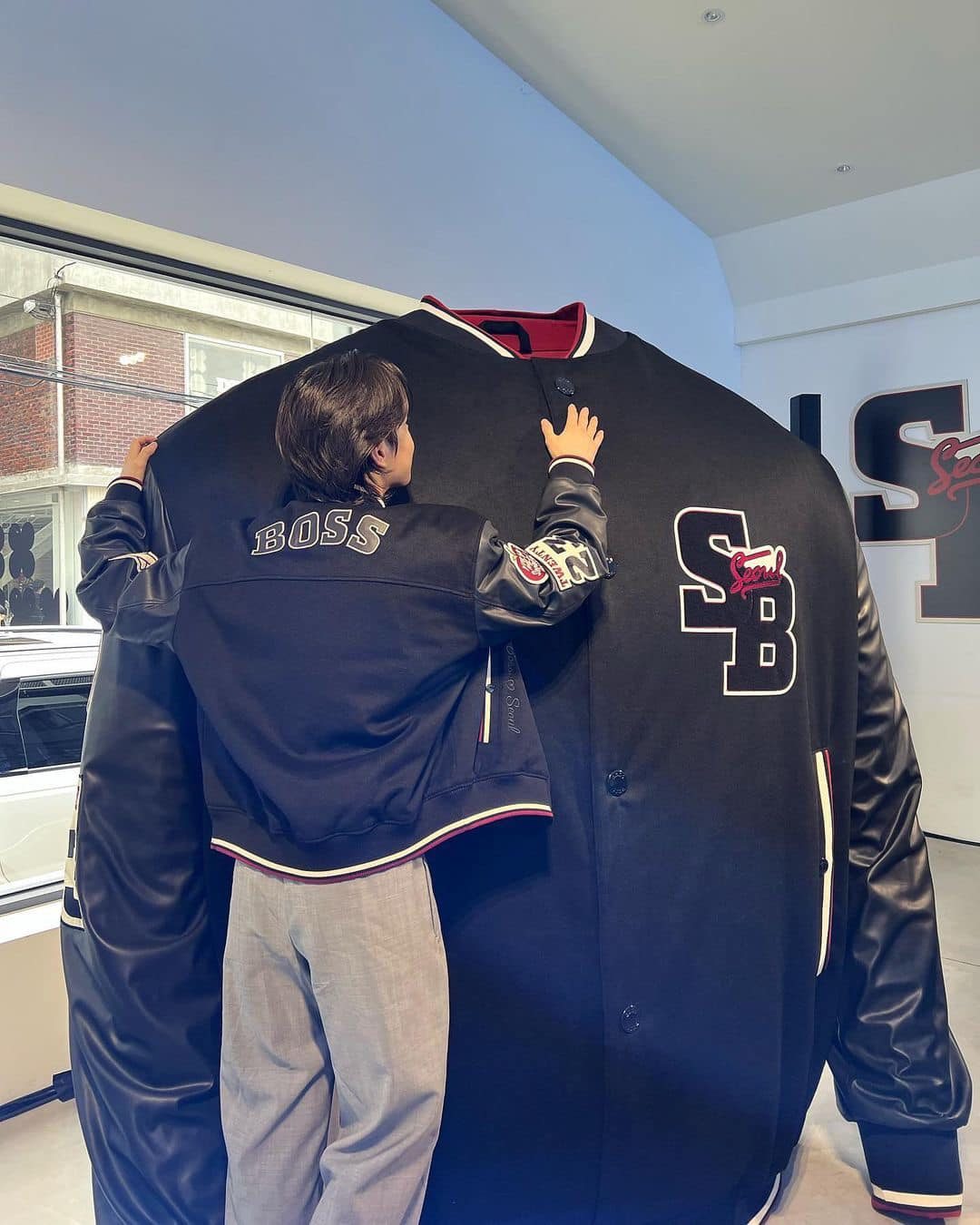 바시티는 레더 소매가 생명⚾️ 이미지