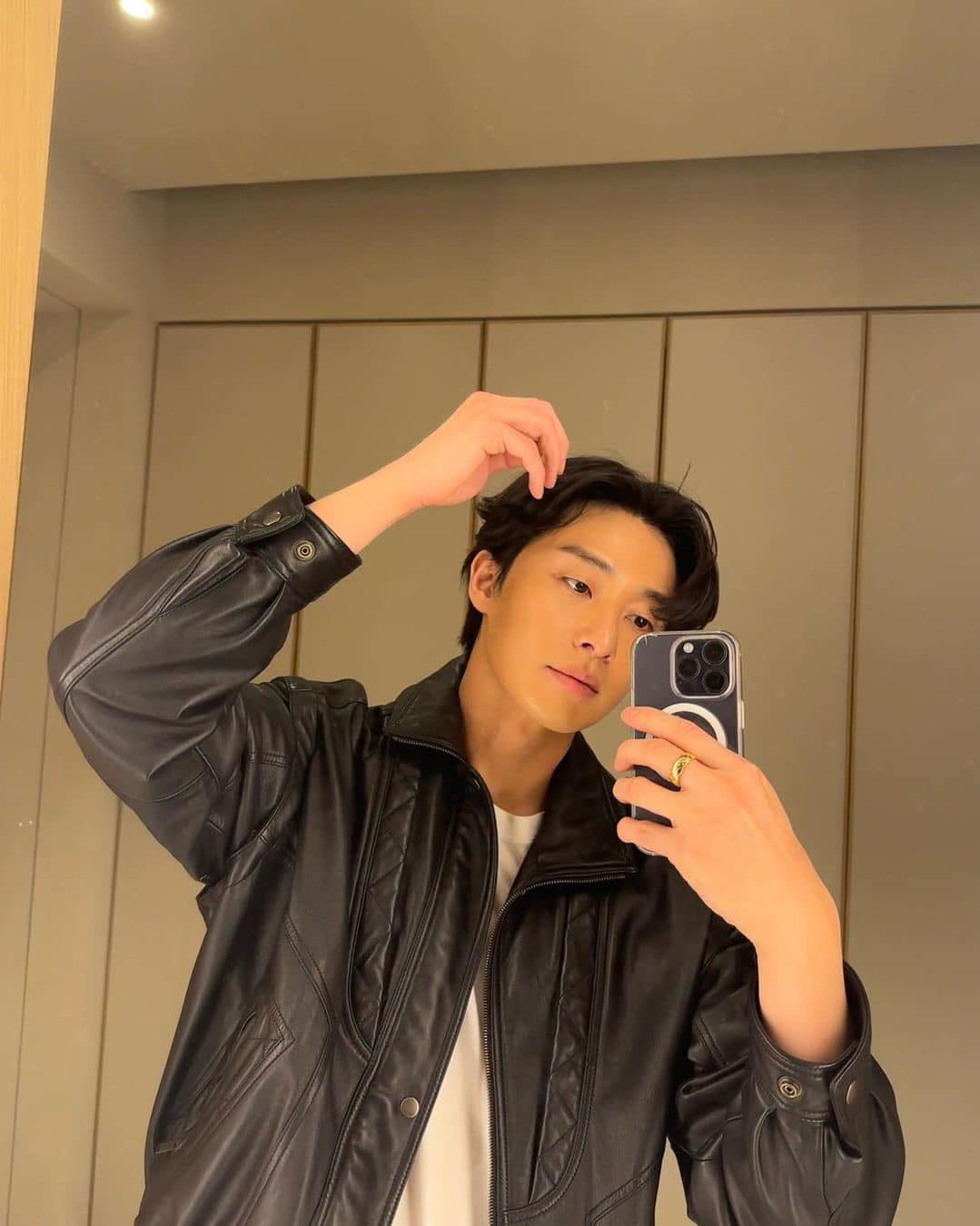 야무진 레더 자켓 준비하자💣 이미지