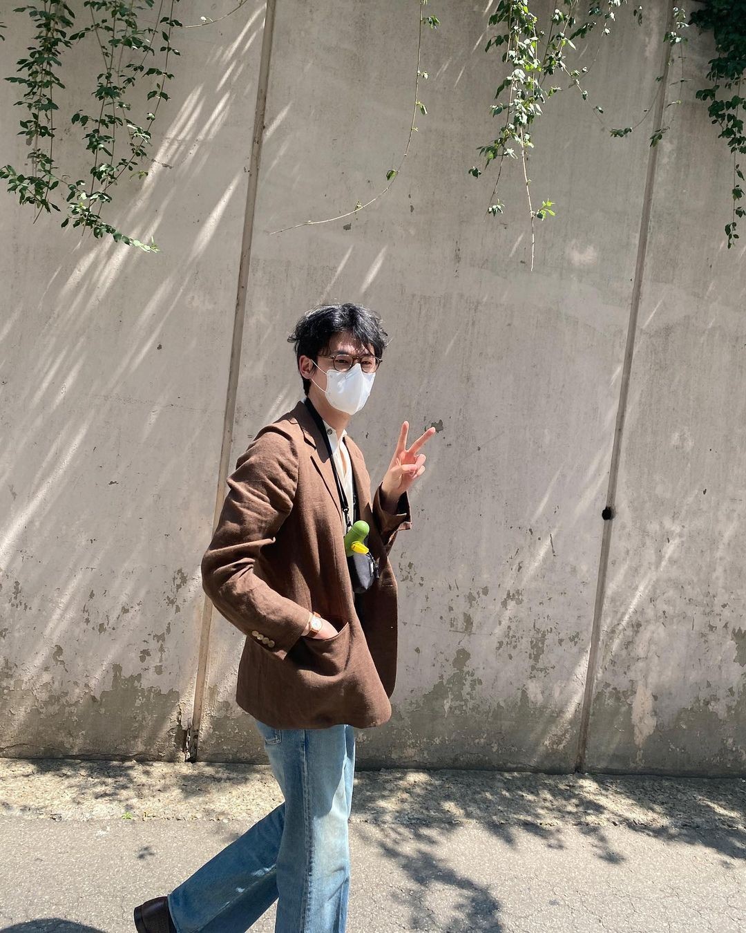 블레이저 하나 걸치기✔️⁠ 이미지