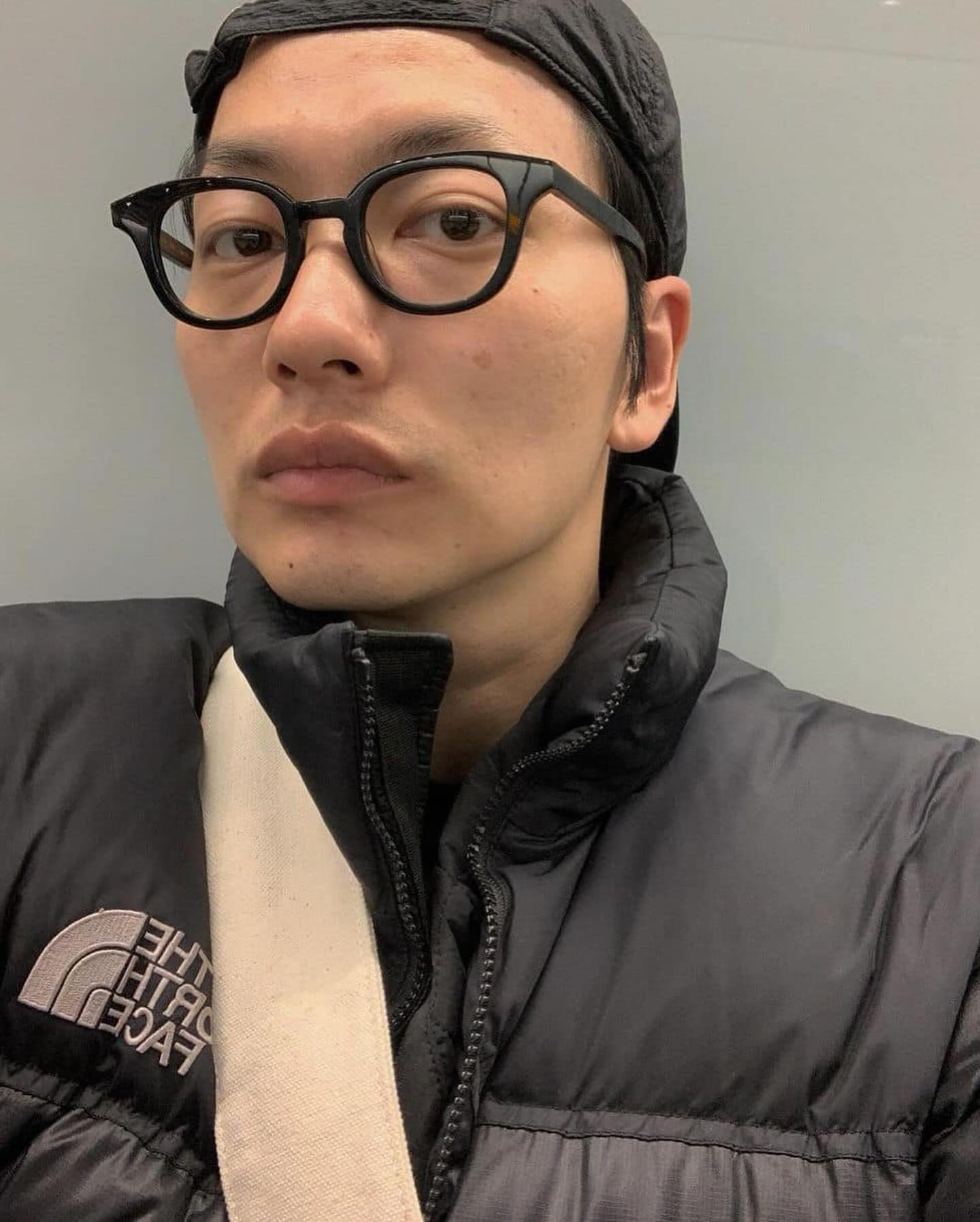 검정 눕시 일발 장전...🥶💣 이미지
