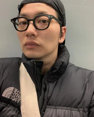 검정 눕시 일발 장전...🥶💣 이미지