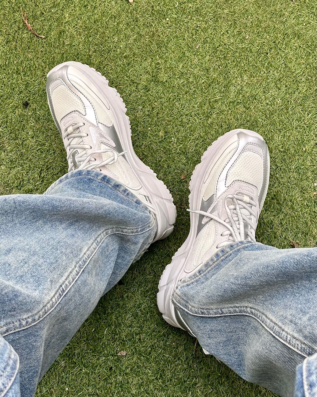 르꼬끄 스테디셀러🐓 카디엄하입👟​
트렌디한 쉐입 + 3M 웨빙으로 테크니컬 포인트🦶🔥 #광고​ 이미지6