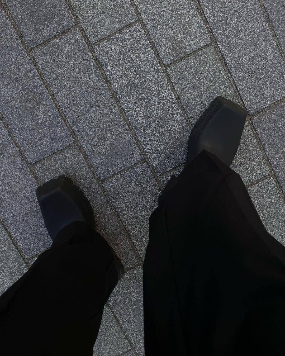일단 발은 절대 안 젖을듯☔️ 이미지