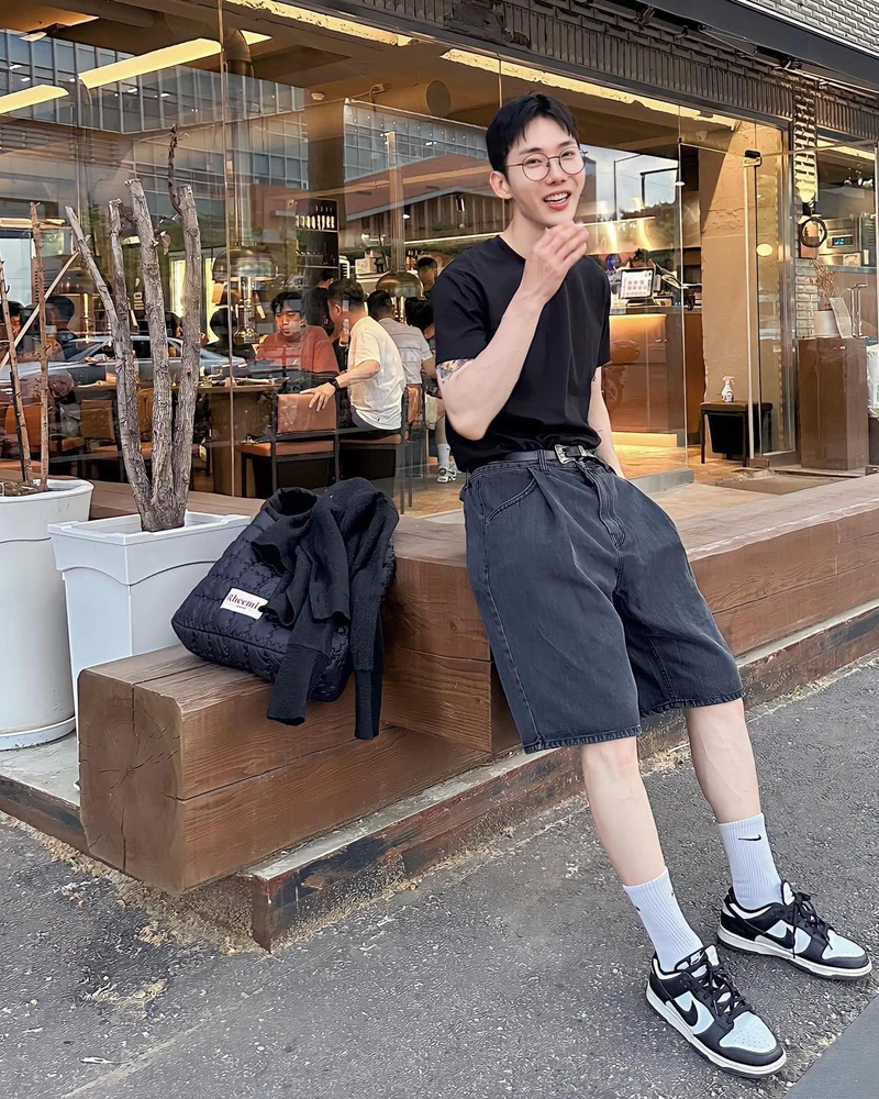 센스가 돋보이는 조권 캐주얼룩👀 이미지2