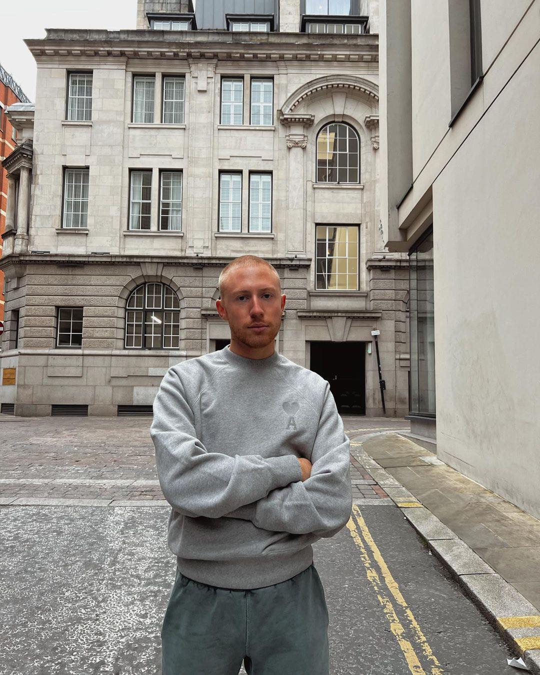 코디하기 편한 그레이톤 참고하기✔️ 이미지2