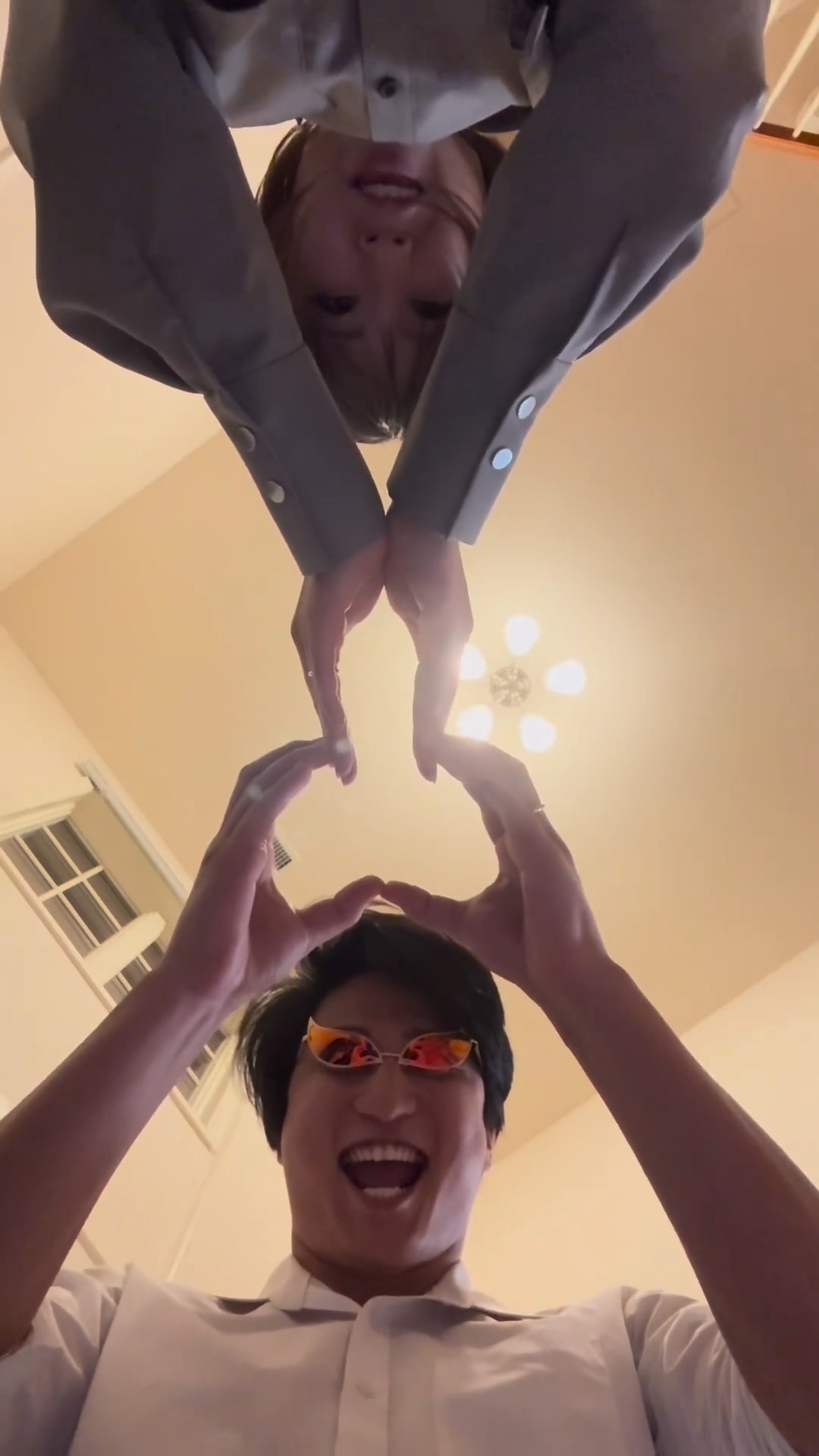 여자친구와의 배경사진을🌠망친 사람의 최후🥊🤣 이미지