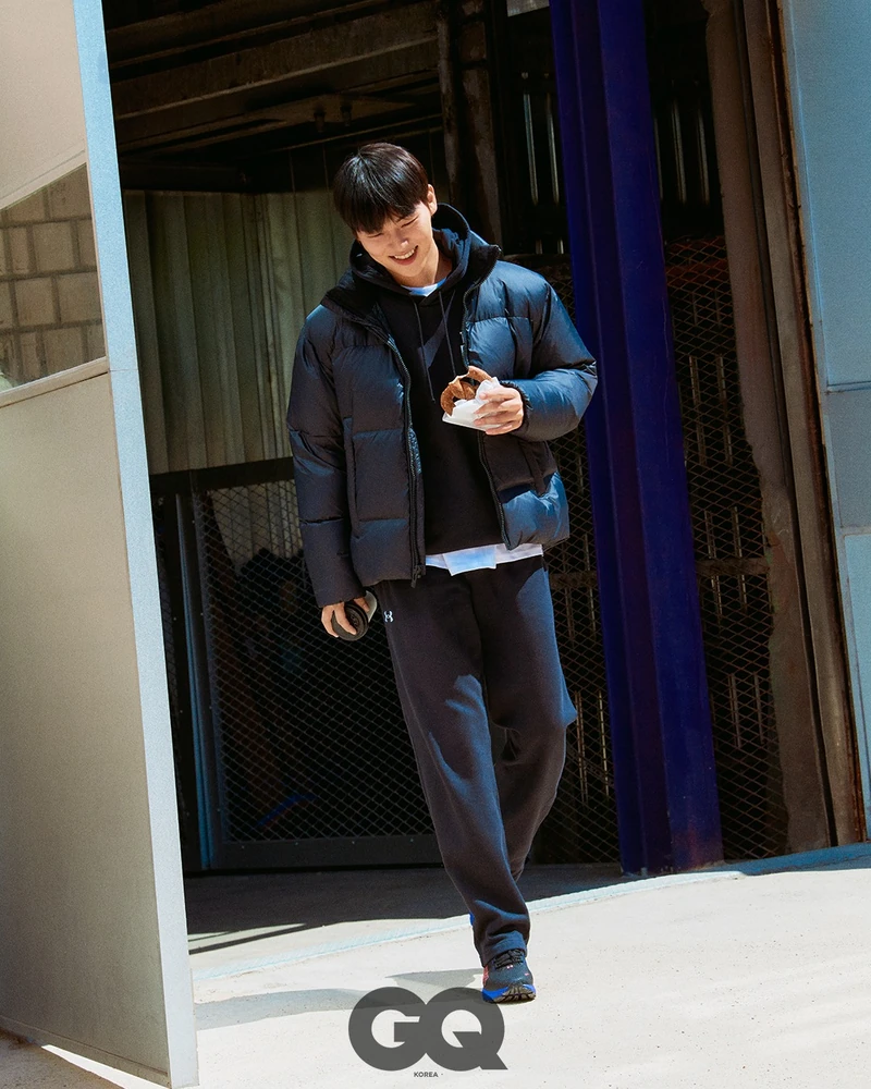 최현욱 스트릿 감성 패딩룩🏢😎 이미지2