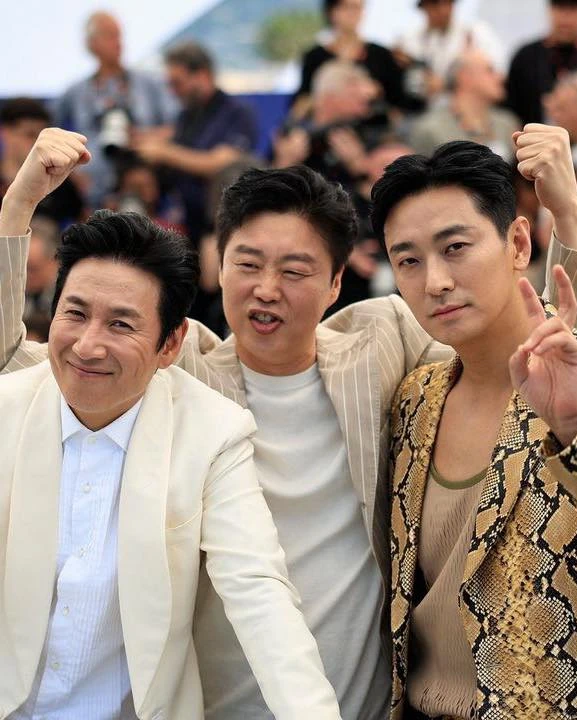 칸에 입성한 자랑스러운 형들🎞 이미지1