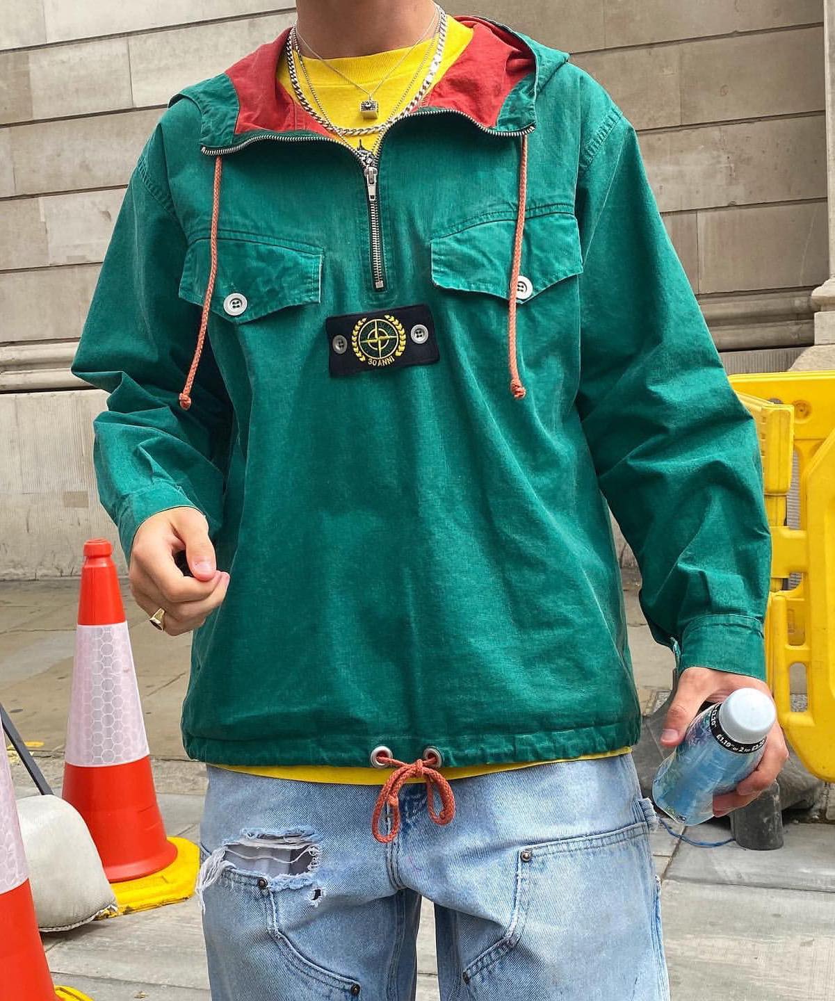 스톤 로고는 심장 가까이🧭🫀 이미지