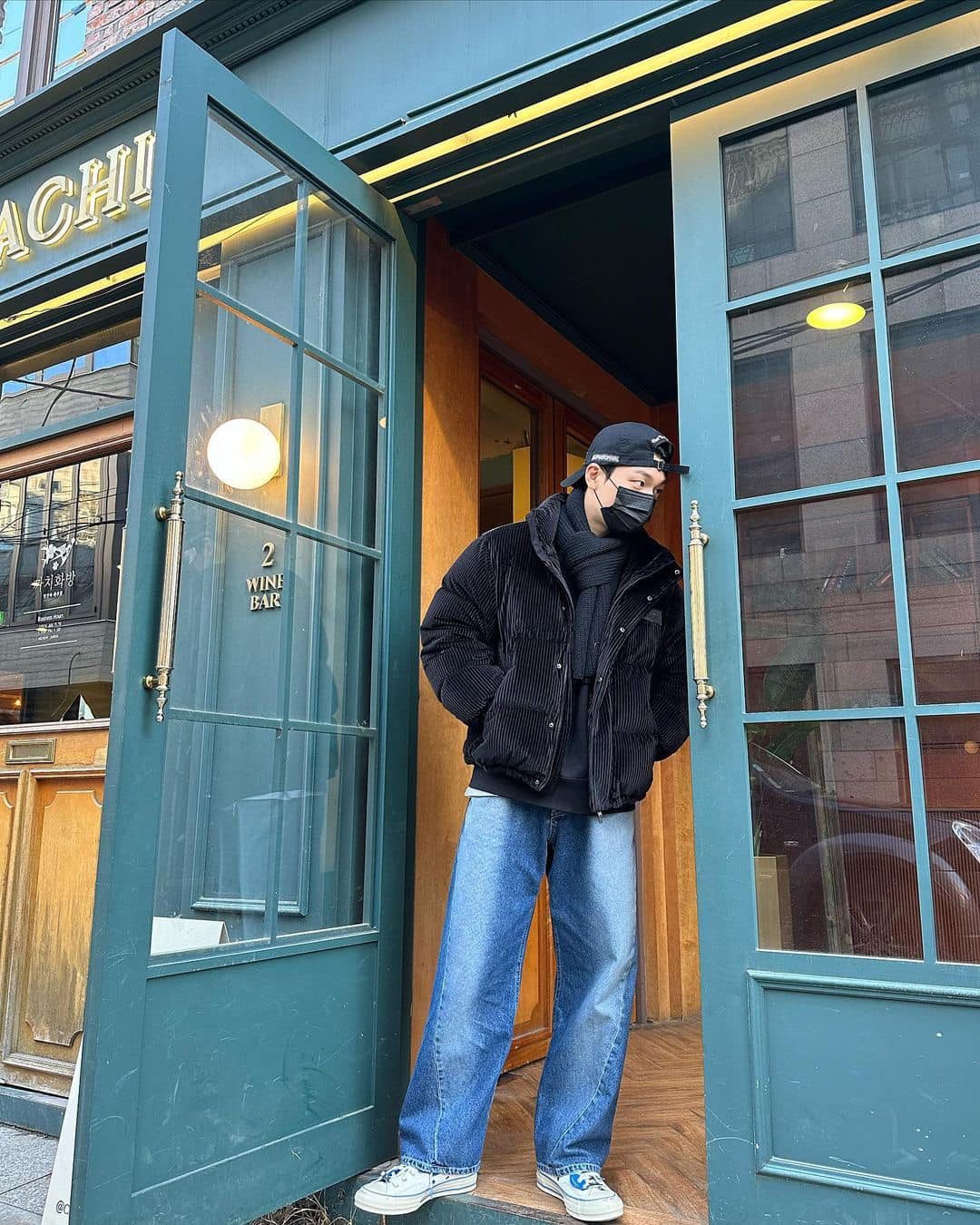 심플한 머플러로 센스 더해🧣 이미지"