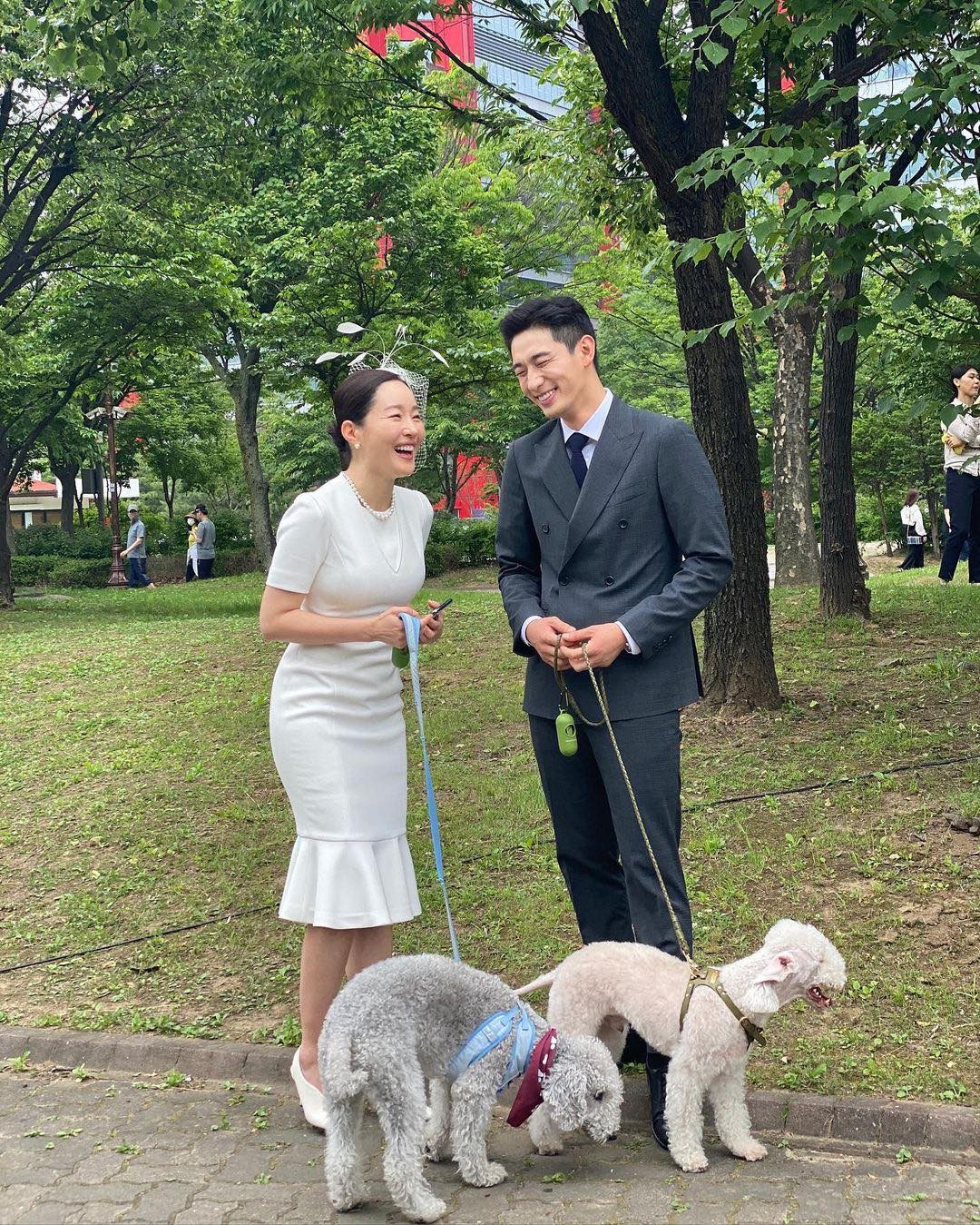 시원한 피지컬의 윤박👍🏻 이미지