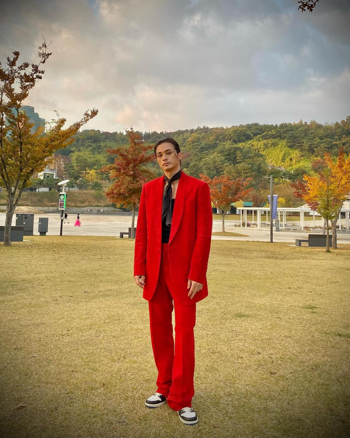 장발에 더해진 섹시한 수트핏👔 이미지9