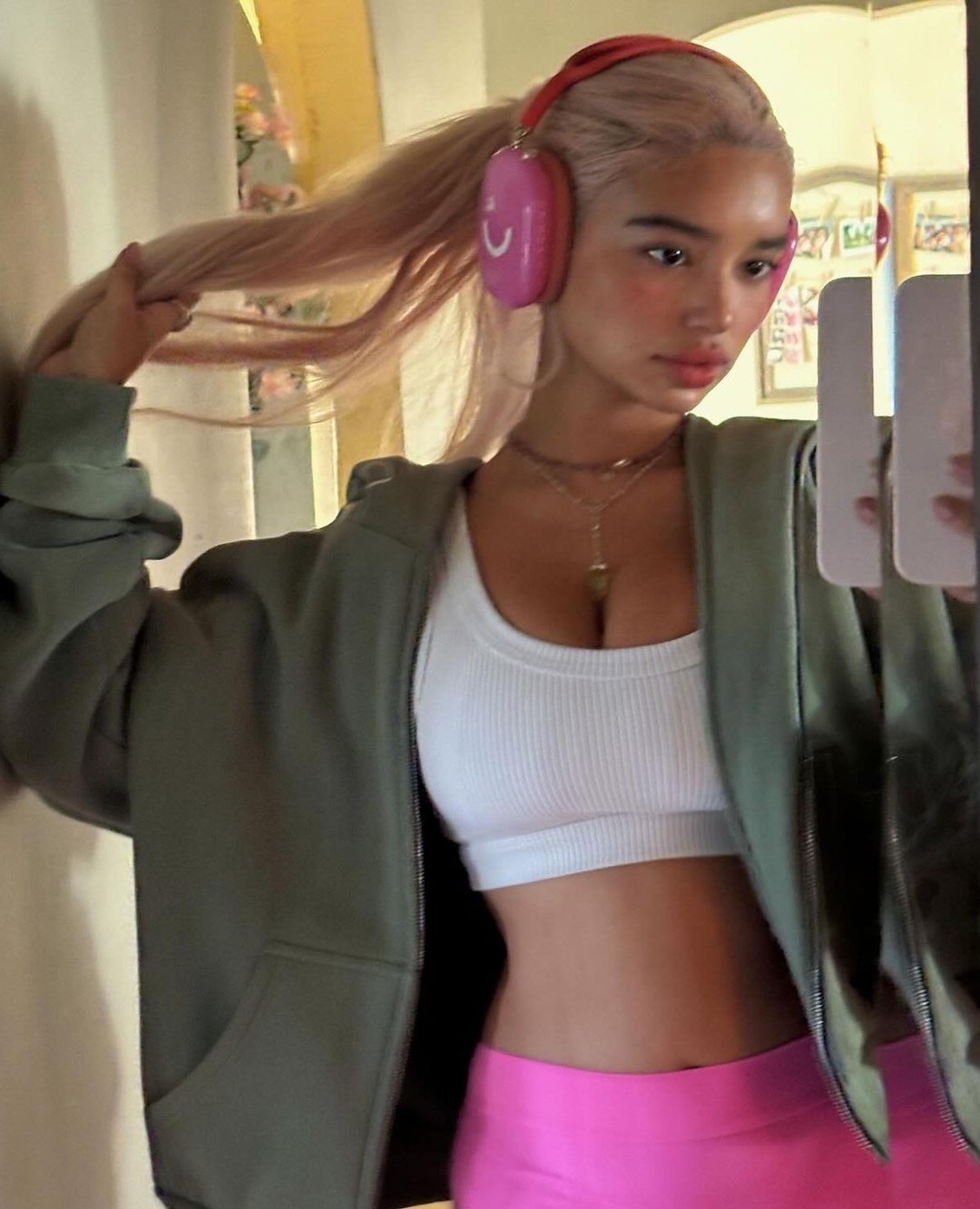 제이든 스미스가 만났던 사람들을 ARABOJA👙📸⁠
⁠
윌 스미스의 아들 제이든 스미스가 여자친구 사브 자다와 함께 찍은 사진을 스토리에 업로드해 화제입니다. 이전부터 여러 유명 셀럽들과 꾸준히 연애를 했던 제이든 스미스의 여자친구 & 전 여자친구들을 슬라이드로 확인하세요✅⁠
⁠
1 + 2 + 3. 사브 자다 Sab Zada⁠
⁠
4. 오데사 애들런 Odessa Adlon⁠
⁠
5 + 6. 사라 스나이더 Sarah Snyder⁠
⁠
7 + 8. 카일리 제너 Kylie Jenner⁠
⁠
9 + 10. 소피아 리치 Sofia Richie⁠ 이미지3