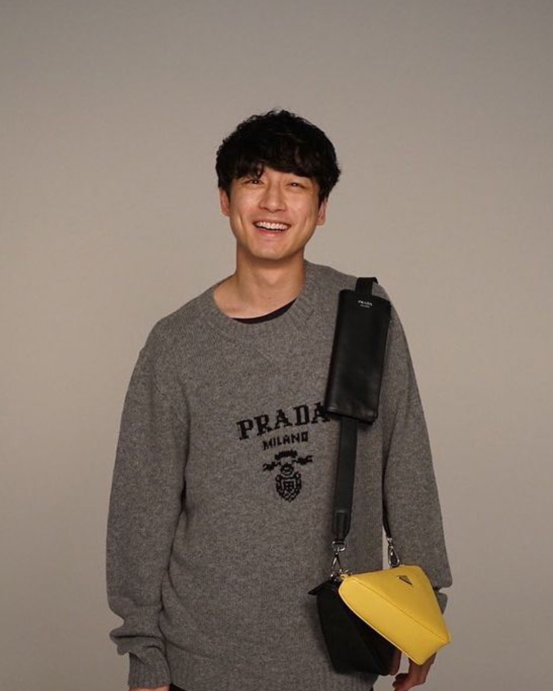 사카구치 켄타로의 프라다🔻잘생겨서 셀카에 간절함이 없네🤳📸⁠ 이미지7