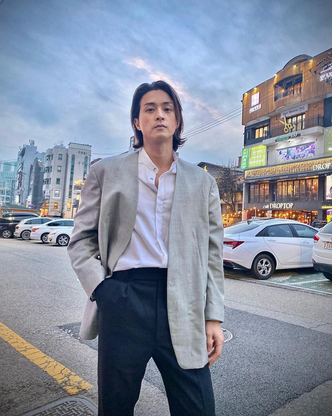 장발에 더해진 섹시한 수트핏👔 이미지6