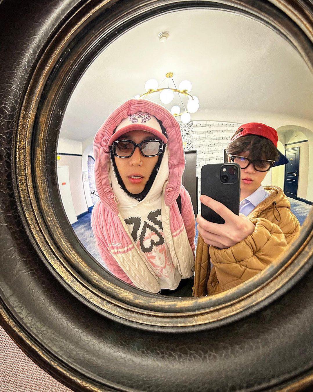 앨범 나온 민식이형🕶선글라스 모음 이미지6