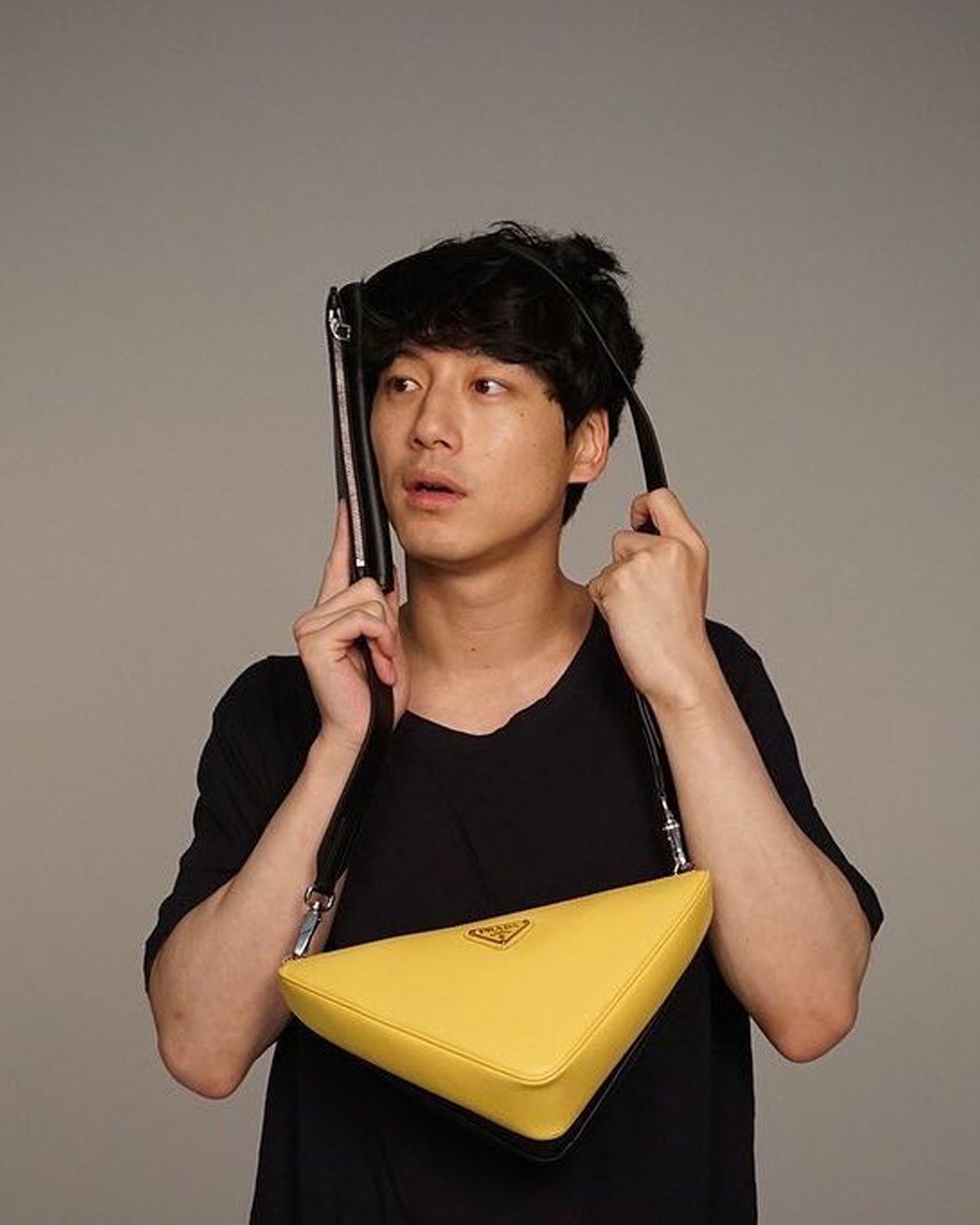 사카구치 켄타로의 프라다🔻잘생겨서 셀카에 간절함이 없네🤳📸⁠ 이미지9