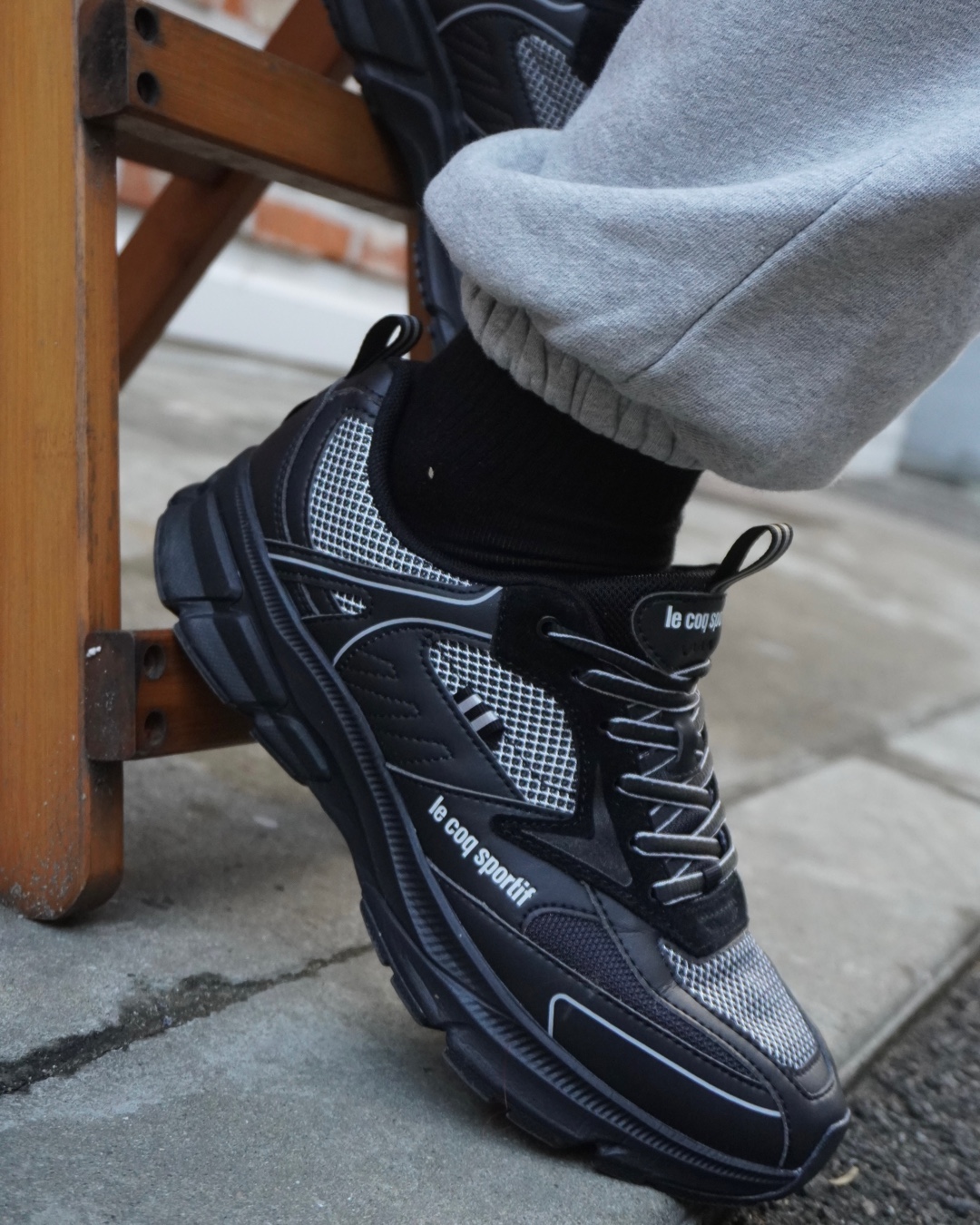 르꼬끄 스테디셀러🐓 카디엄하입👟​
트렌디한 쉐입 + 3M 웨빙으로 테크니컬 포인트🦶🔥 #광고​ 이미지4